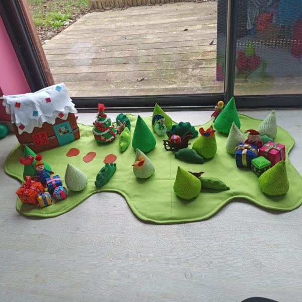 Atelier Tapis cache-cache de Noël: Le fabriquer, l'animer