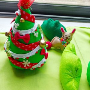 Atelier Tapis cache-cache de Noël: Le fabriquer, l'animer – Image 3